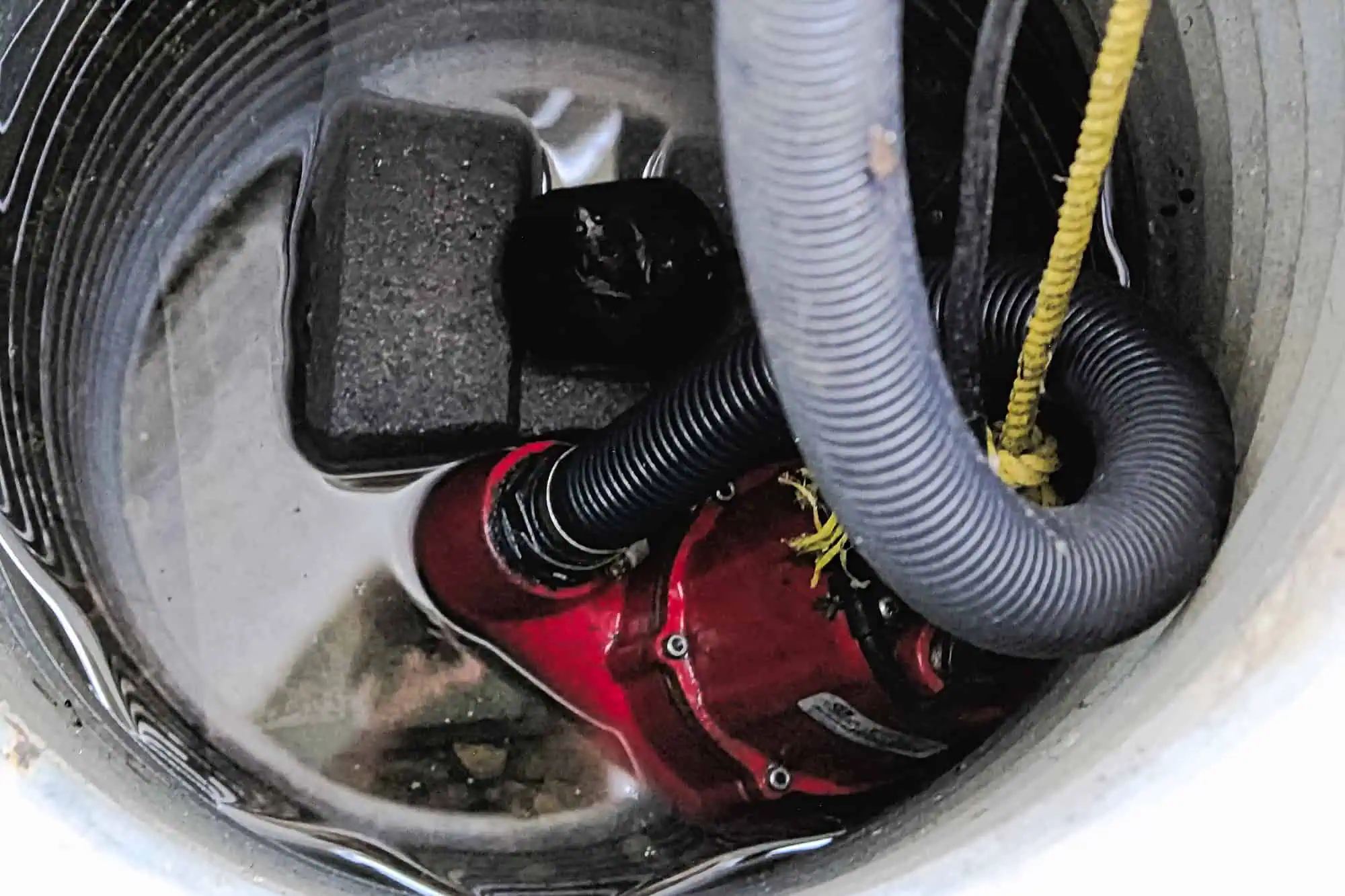 Sump Pump with water